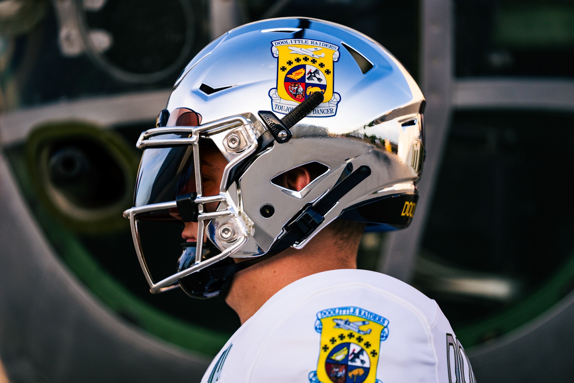 RIDDELL INTRODUCES NFL CHROME ALTERNATE HELMET COLLECTION