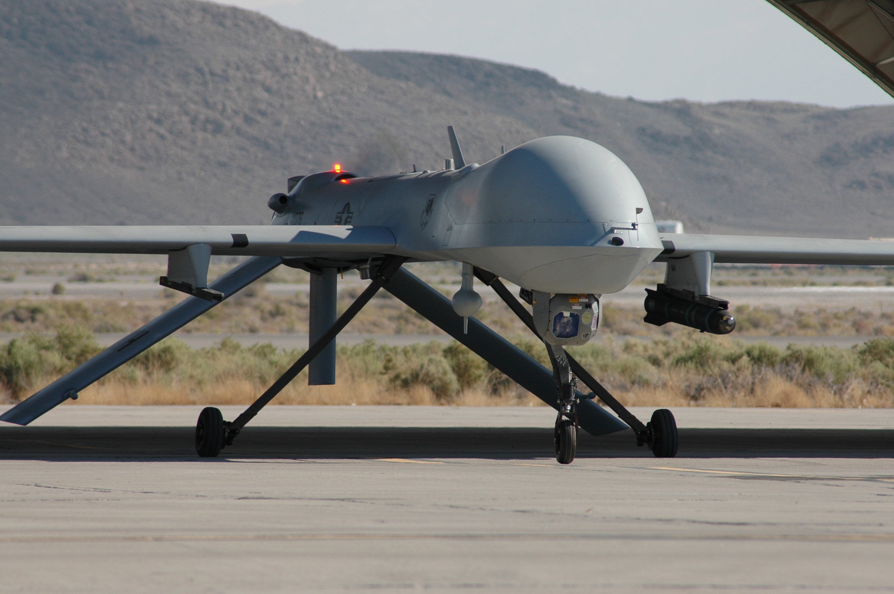 Беспилотный. БПЛА mq-1. БПЛА Predator mq-9. БПЛА mq-1 Predator. БПЛА США предатор.