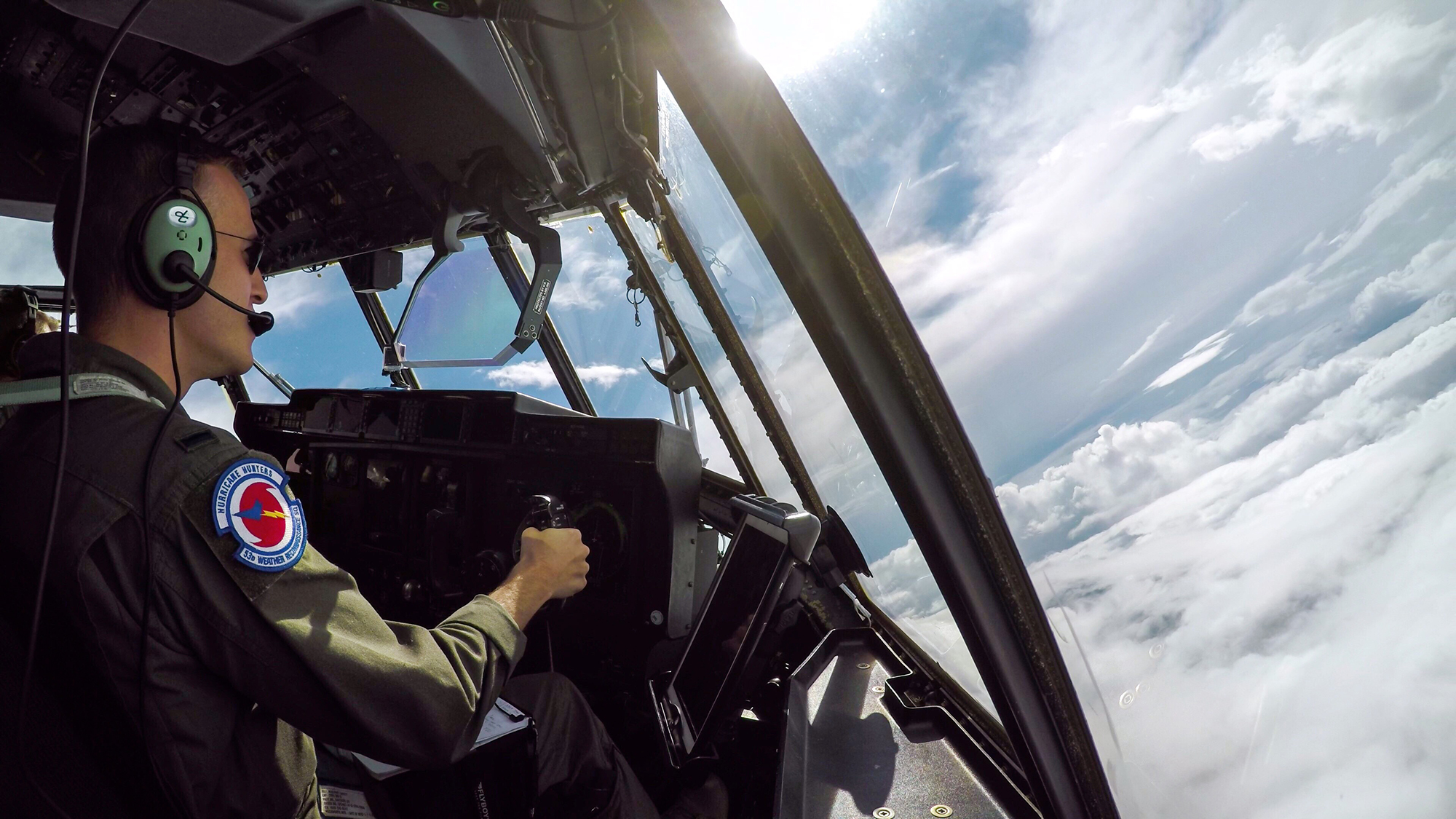 Hurricane Hunters Finish Busy Hurricane Season | Air & Space Forces ...