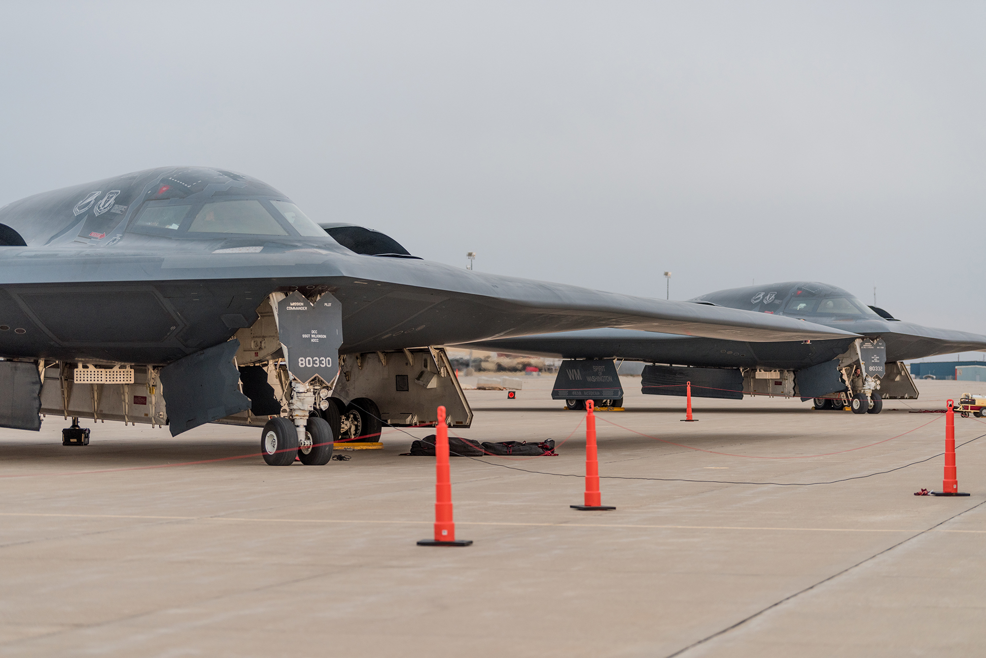 B2 photo. B-2 Spirit СССР. Б-2 В Палмдейле. B2 Stealth Bomber arrival Fairford (FFD). Northrop Palmdale AFB Plant 42.