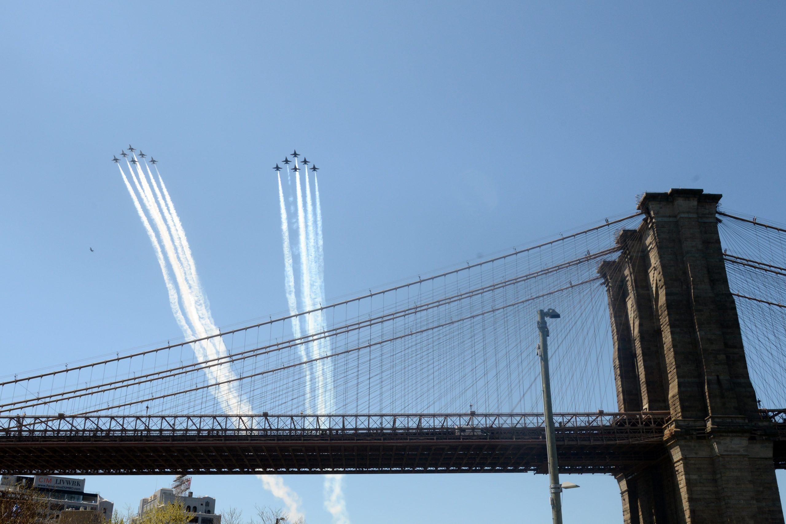 America Strong: Thunderbirds, Blue Angels Salute New Jersey, New York and  Pennsylvania COVID-19 Responders