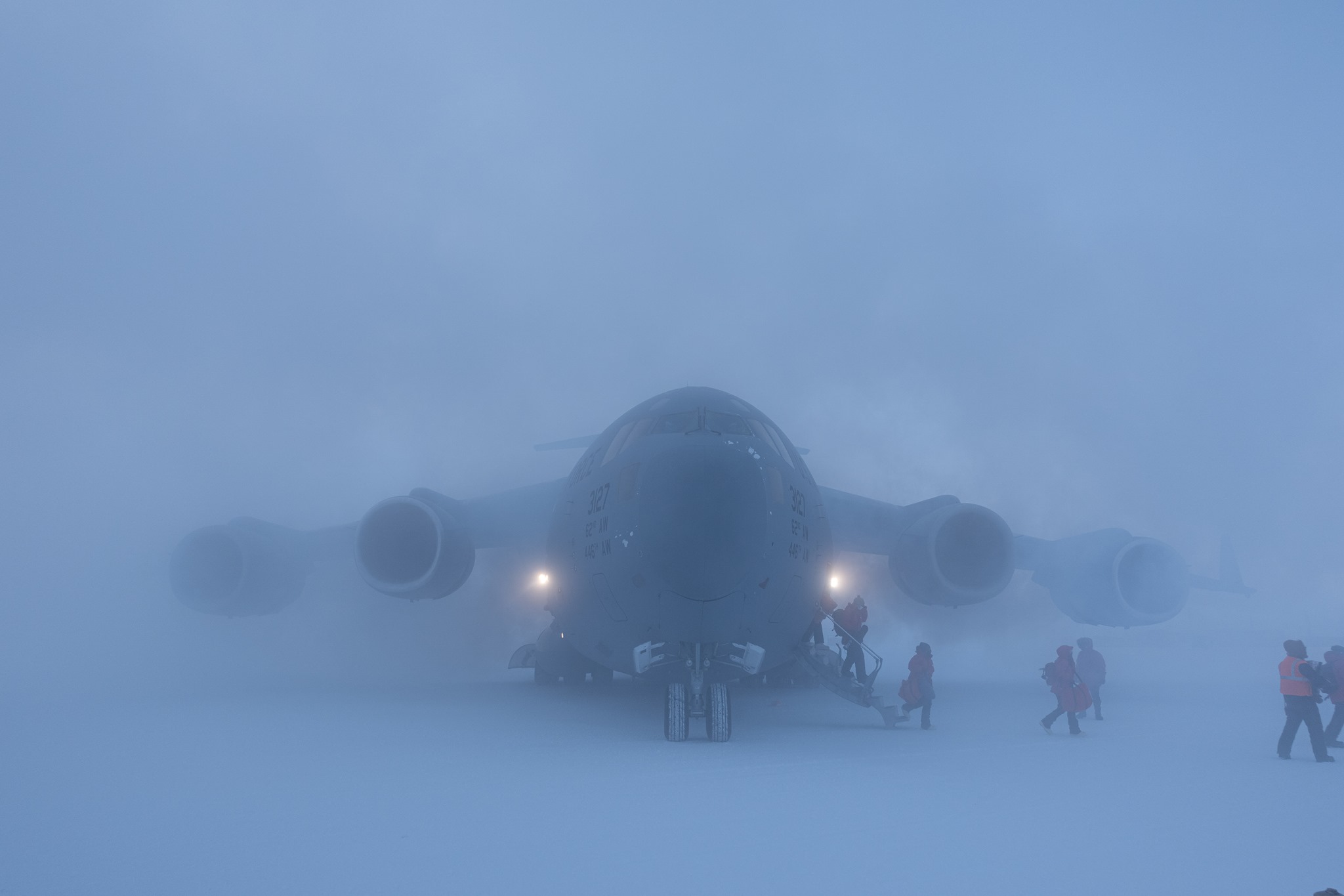 C-17s Begin Deep Freeze Flights in Antarctica