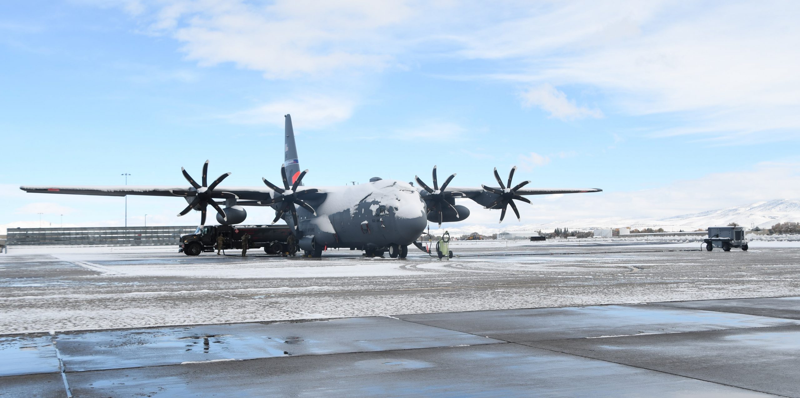 Senators Seek Road Maps for C-130, LC-130 Fleets