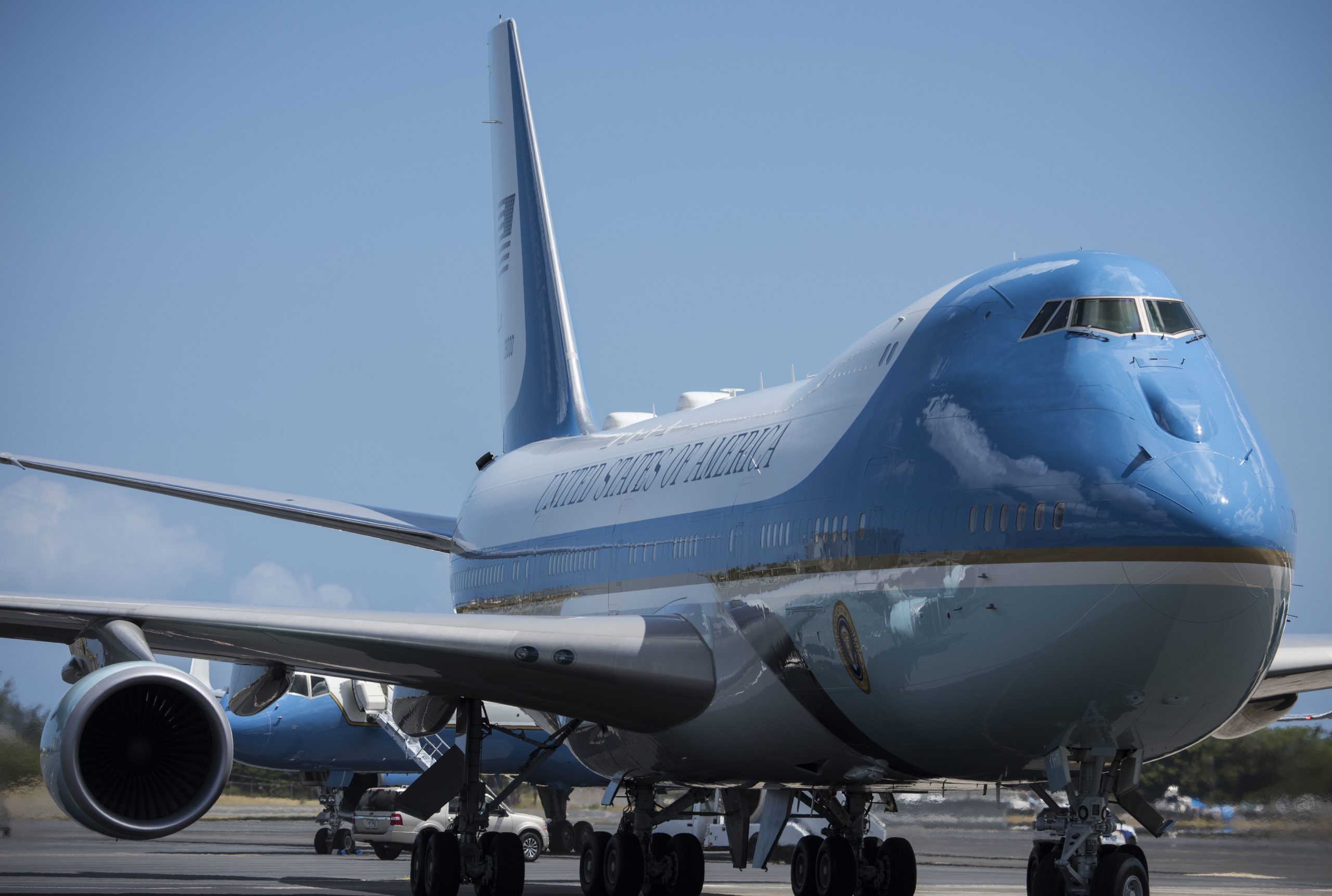 Pastoor koolstof Meevoelen New Paint Job for Air Force One Not on Biden's To-Do List, Yet | Air &  Space Forces Magazine