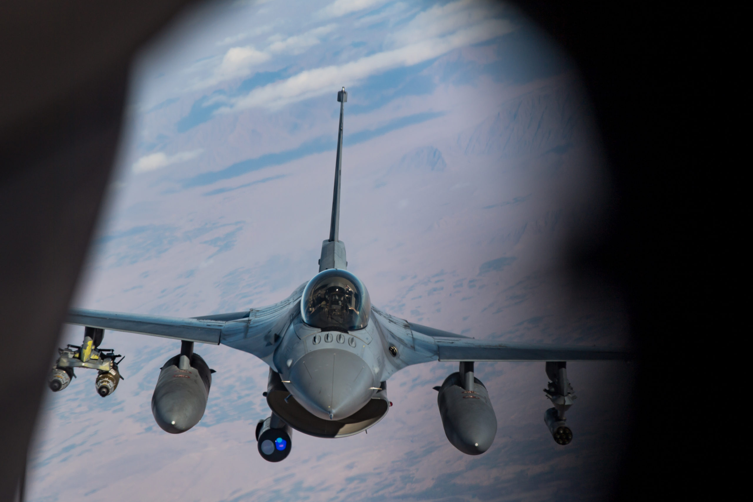 Coalition Aircraft, Iraqi Forces Continue Large Offensive Targeting ISIS