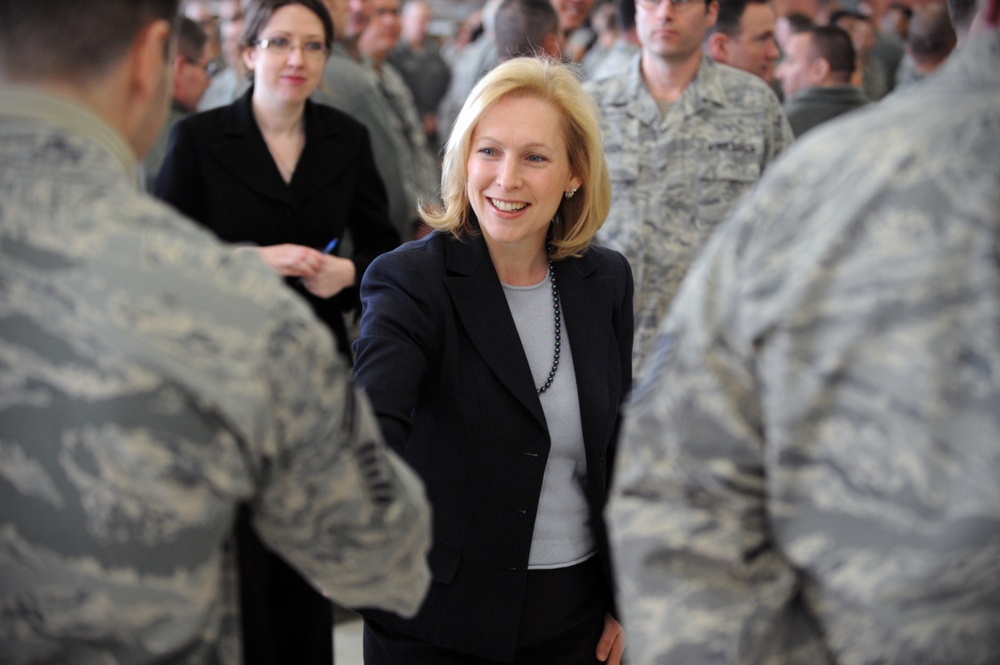 Gillibrand Calls for Serious Crimes to be Handled by JAGs Outside Chain of Command