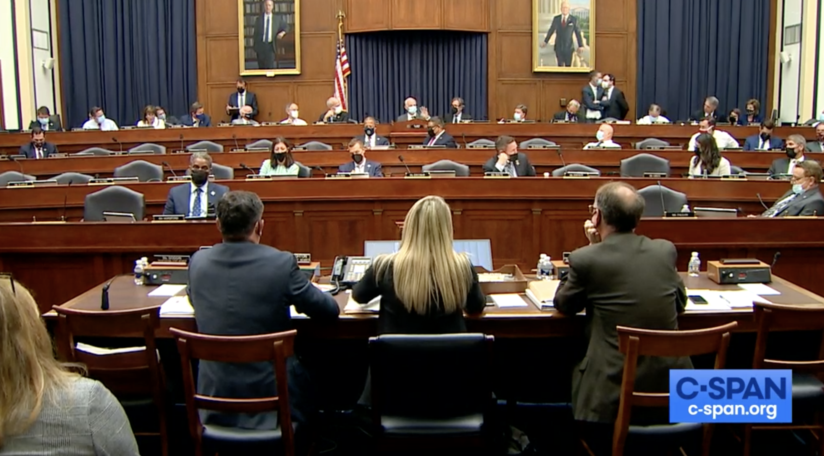 House Panel Addresses Women in the Draft, Waivers for Generals in NDAA Markup