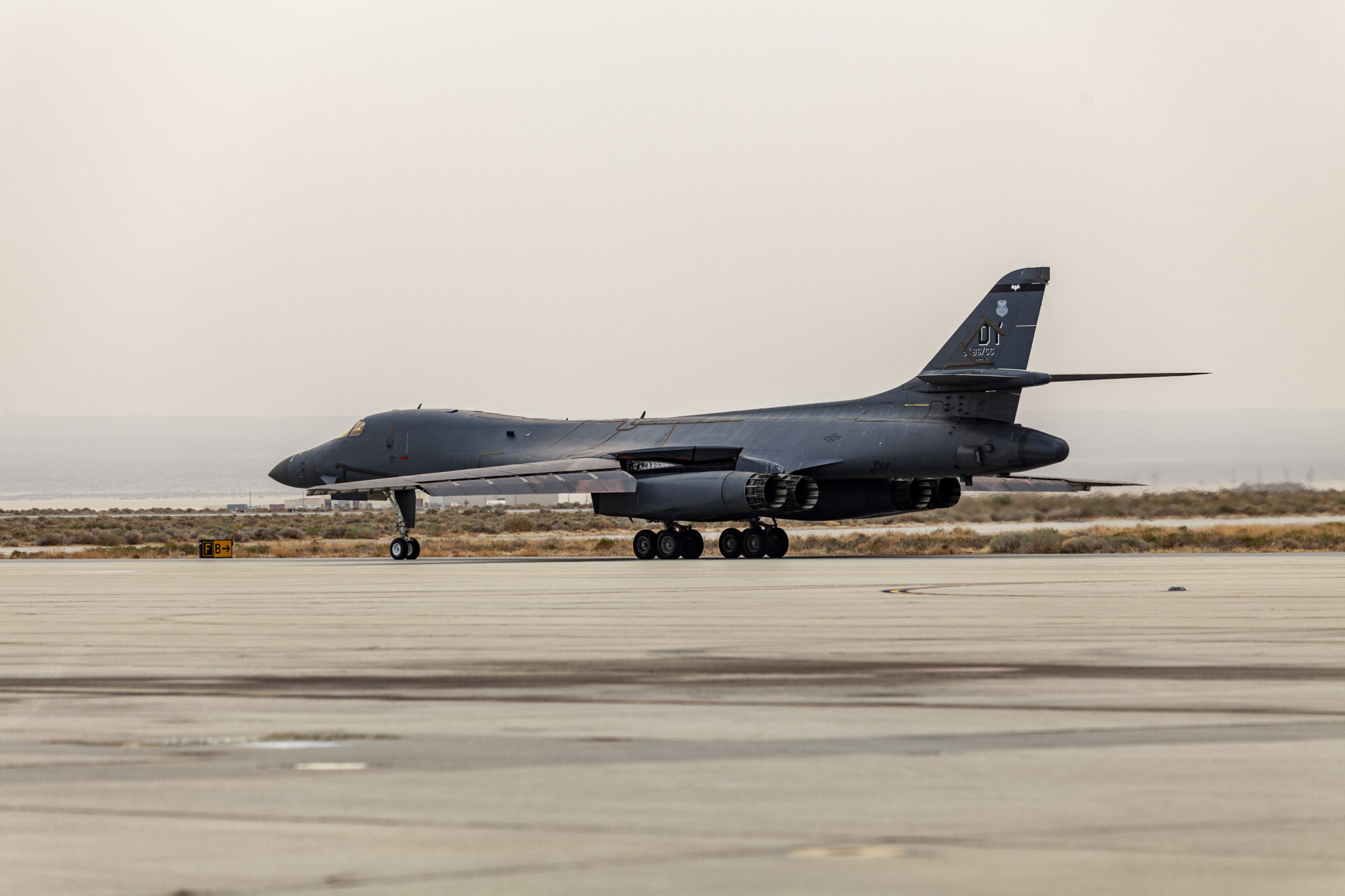 Last B-1B Bombers Retire Until B-21 Comes Online | Air & Space Forces ...