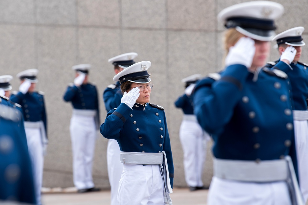 Rising number of pilot hopefuls among 2022 Air Force Academy grads