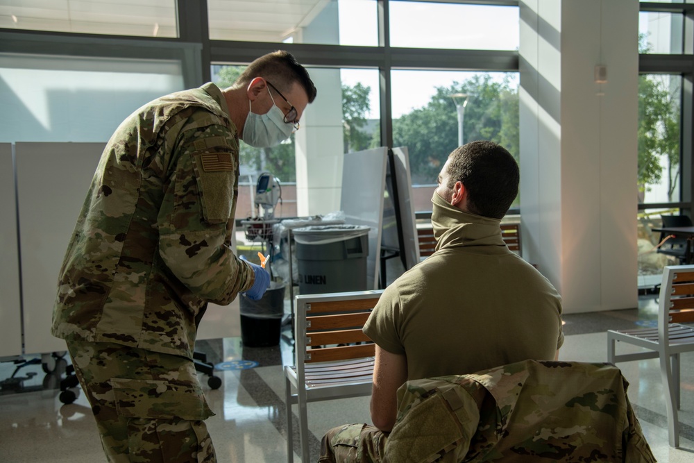 Air Force Discharges Trainees, Prepares to Discipline Troops Who Aren’t Vaccinated