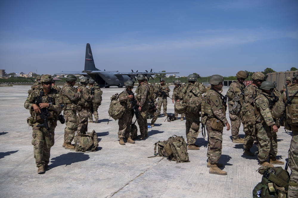 Somalia Drawdown Has Been Ineffective, ‘Puts Troops at Greater Risk,’ AFRICOM Boss Says