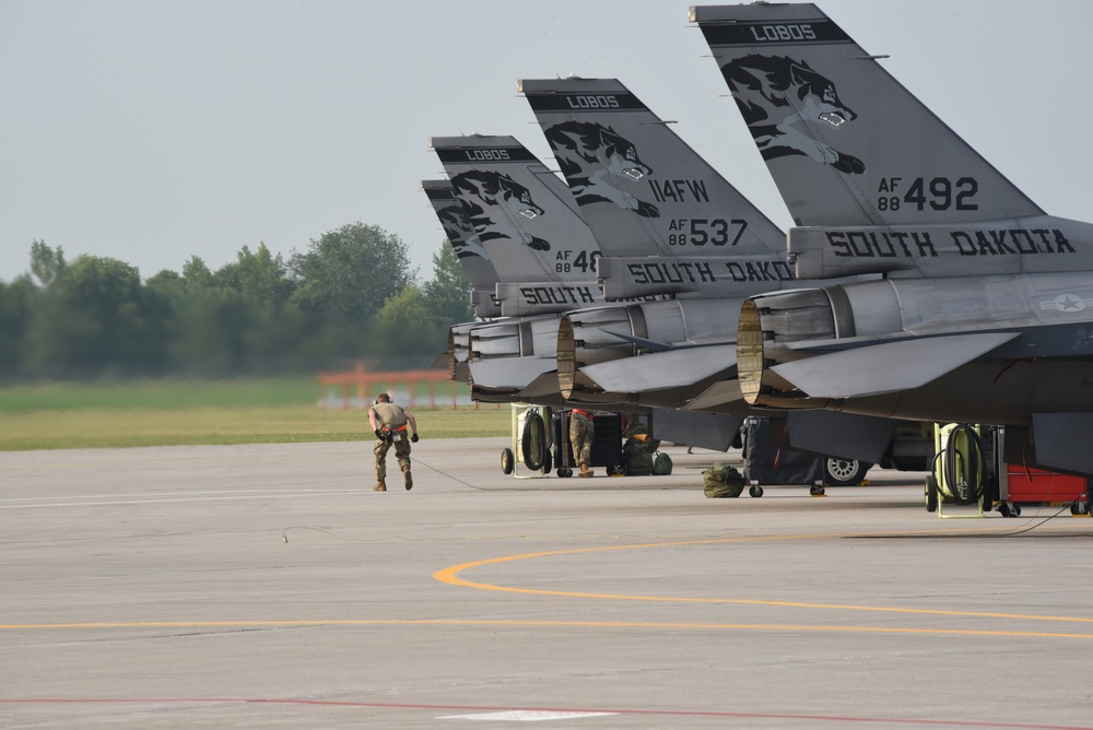 Guard F-16 Skids Off Runway in South Dakota, Pilot Safe