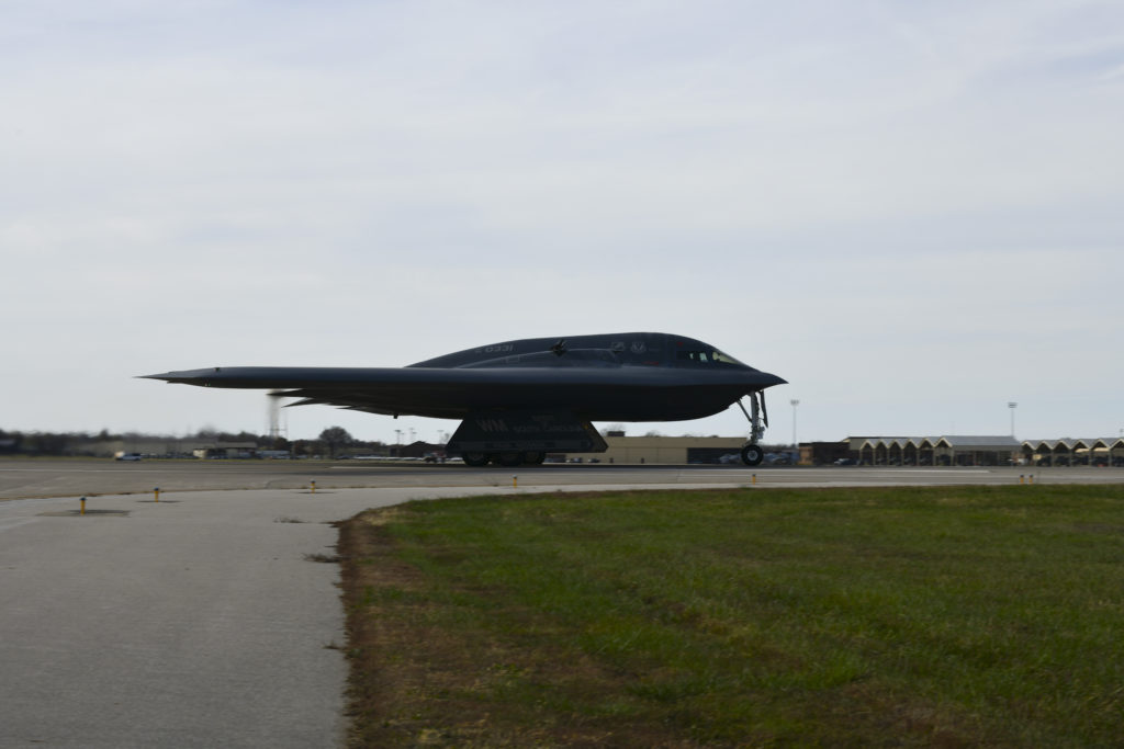 The World Reacts: The U.S. Air Force Showed Off 8 B-2 Stealth Bombers At  Once - 19FortyFive