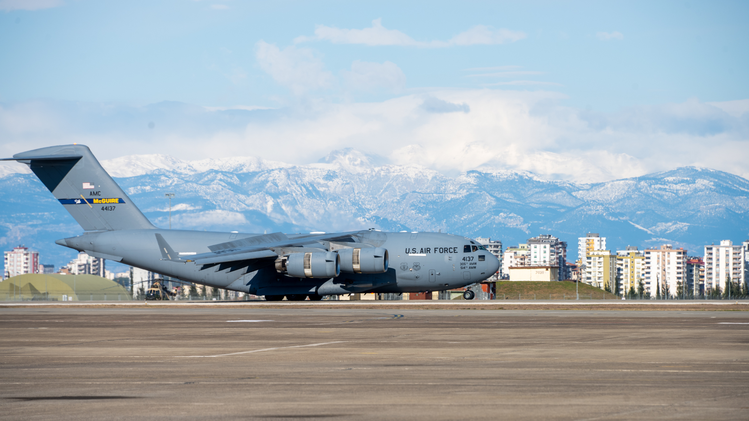 C-17s Rush U.S. Rescue Teams to Türkiye After Earthquake