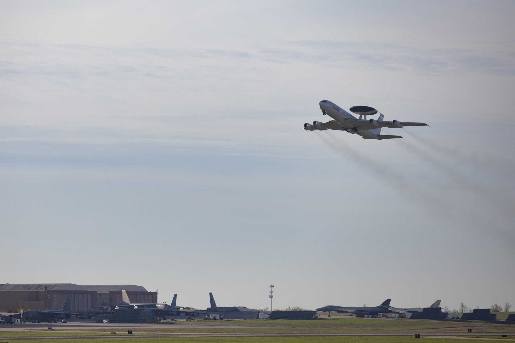 Boneyard-Bound: USAF Retires First of 13 AWACS | Air & Space Forces ...