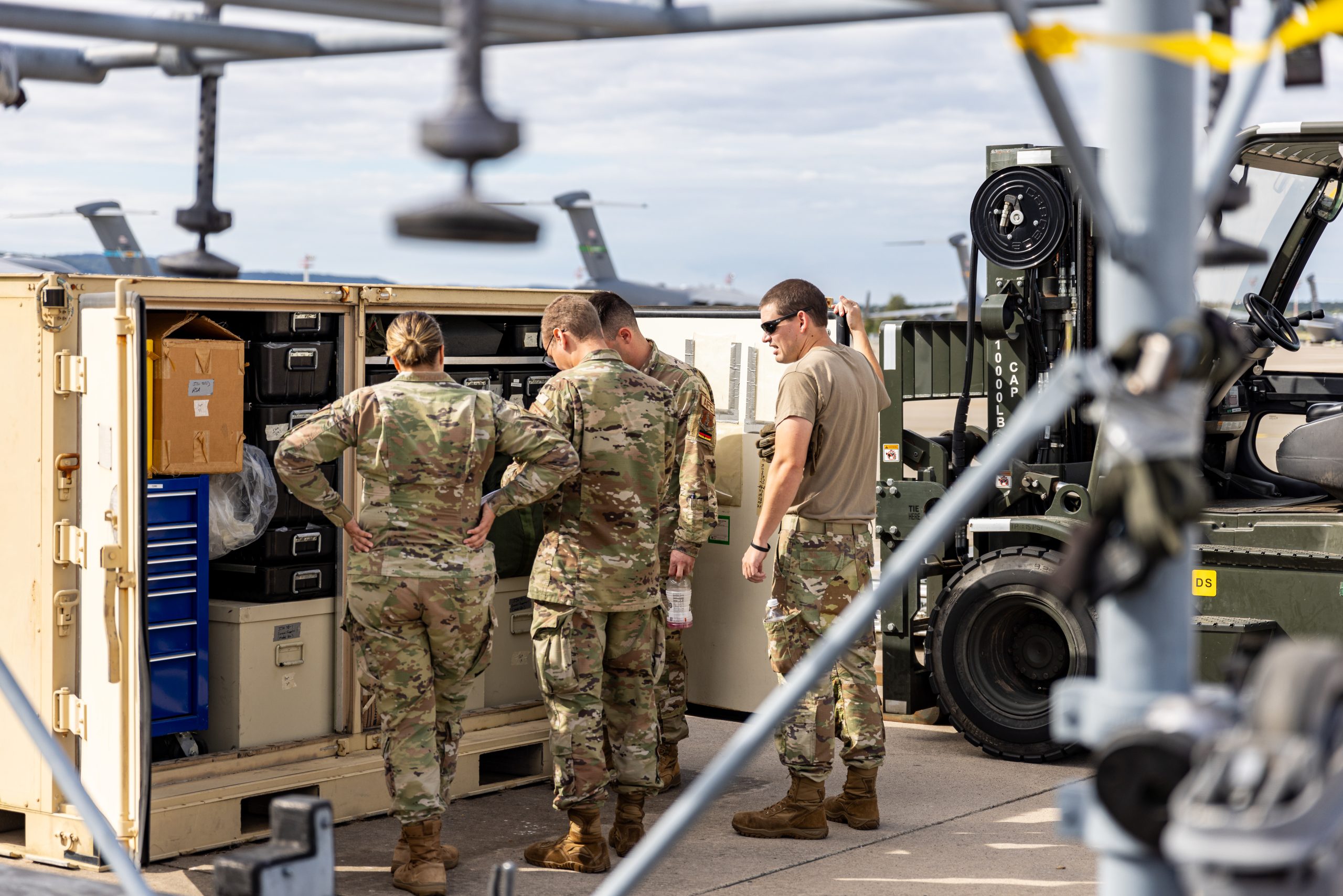 NFL team welcomes home warfighters > Air Force > Article Display