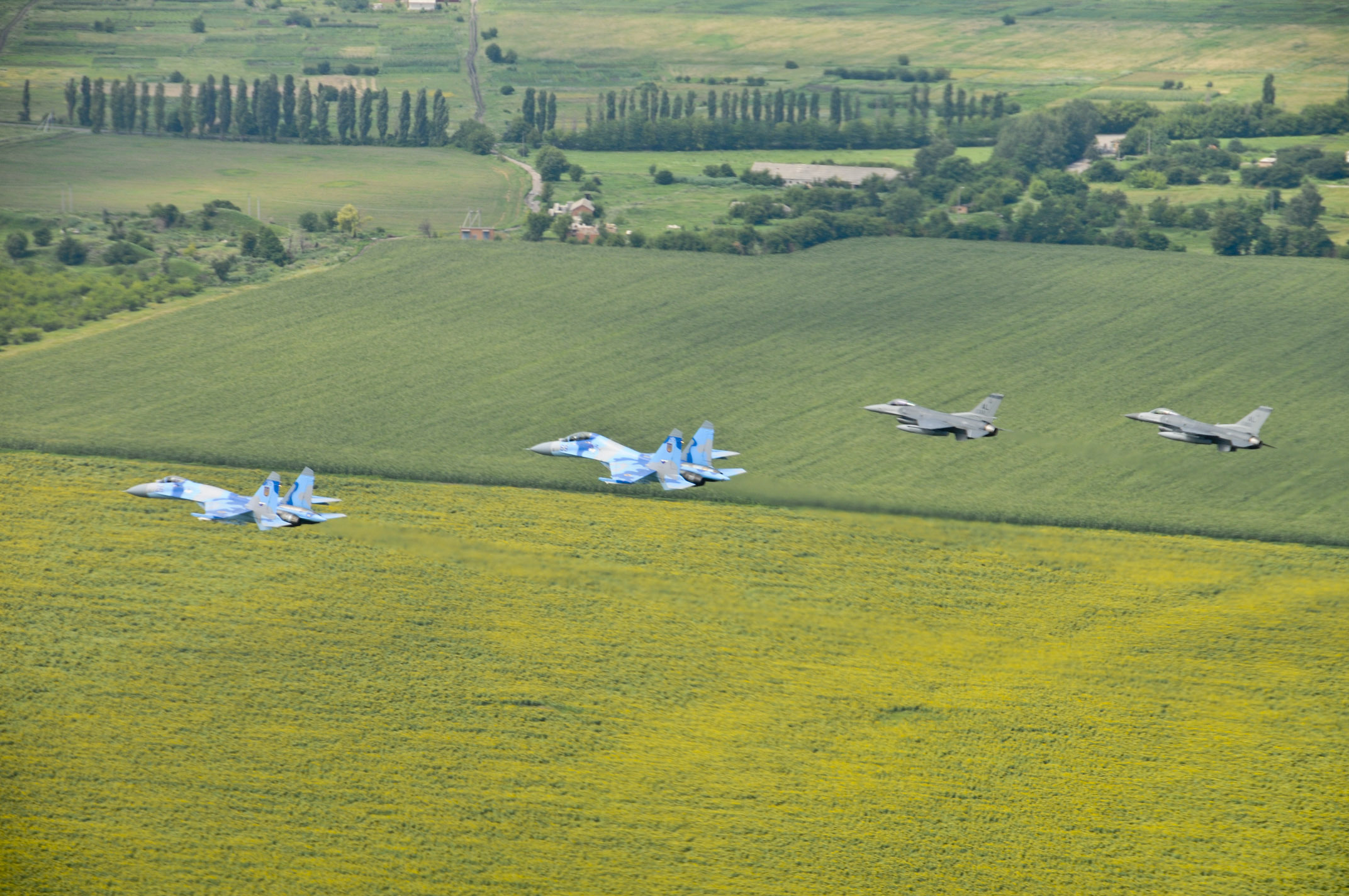 Pentagon: Ukraine Expected to Employ F-16s in 2024