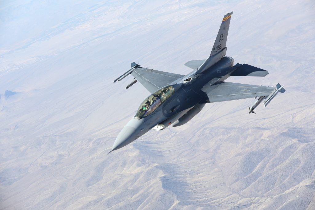 4 Ukrainian Pilots Undergoing F-16 Training In Arizona As Pentagon ...