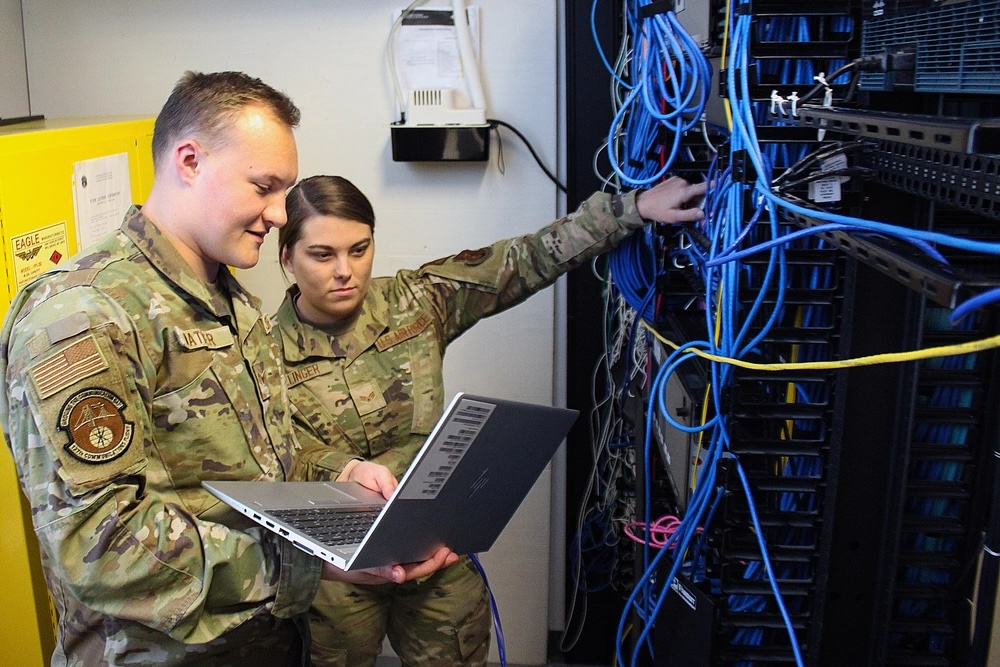 Air Force Warrant Officer Program to Focus on IT, Cyber Career Fields