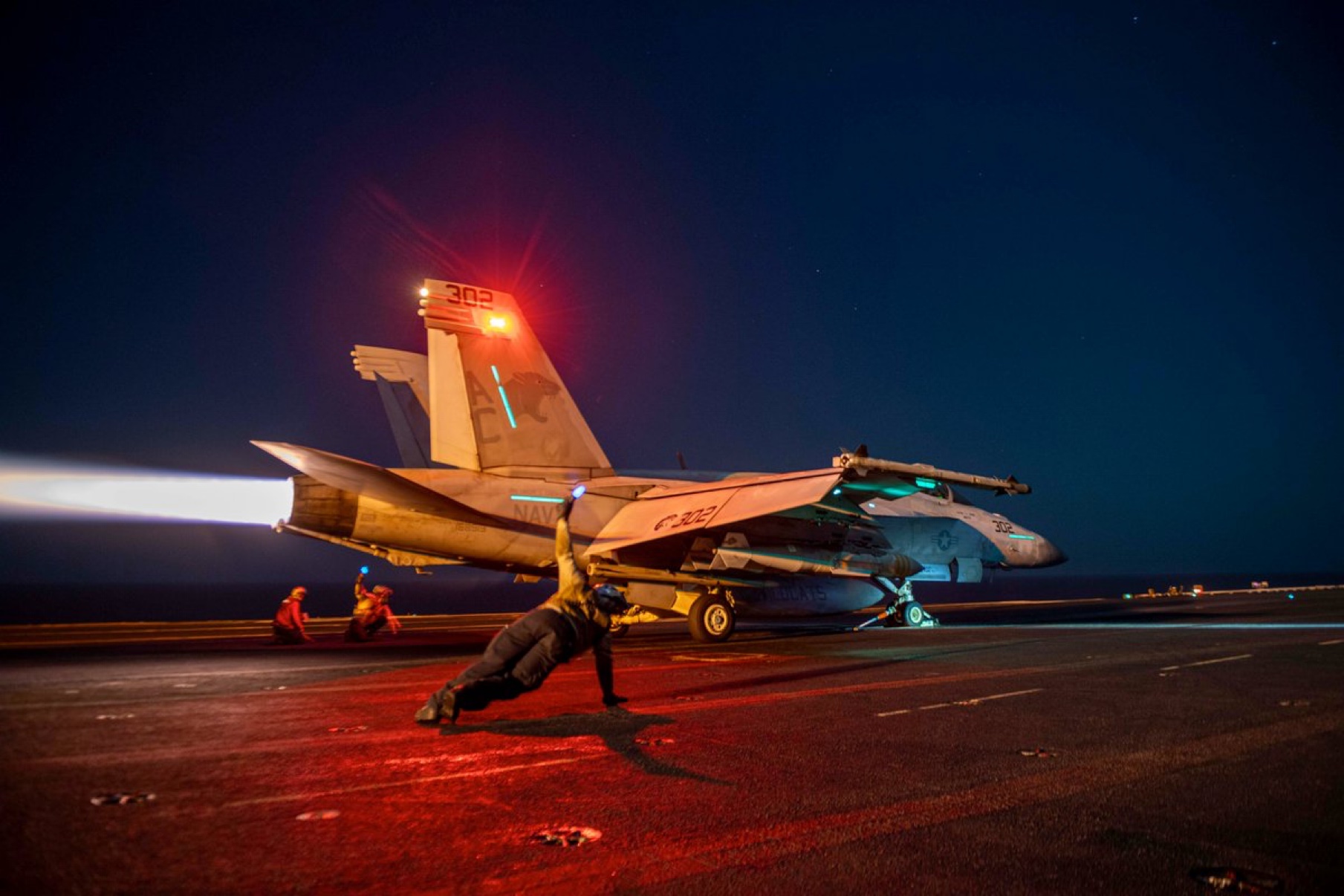 US, UK Warplanes Strike 18 Houthi Targets After New Ship Attacks