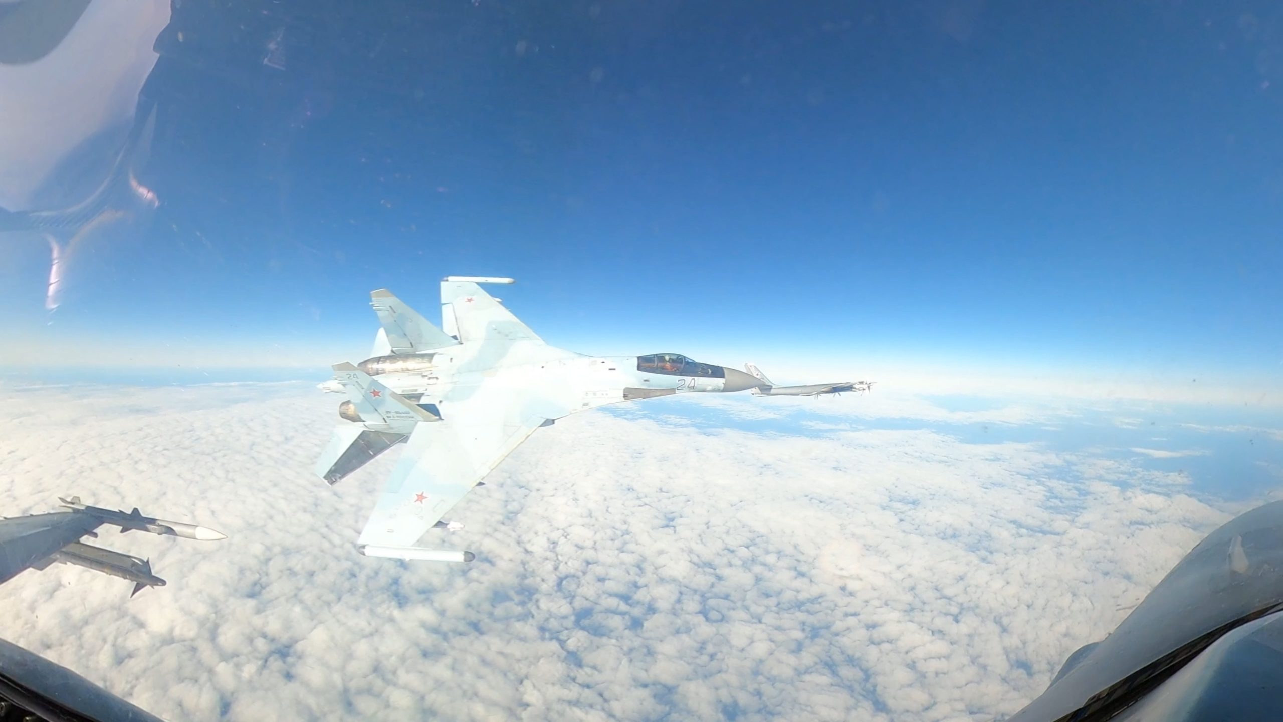 Russian fighter cuts off US F-16 in 'dangerous' move during interception