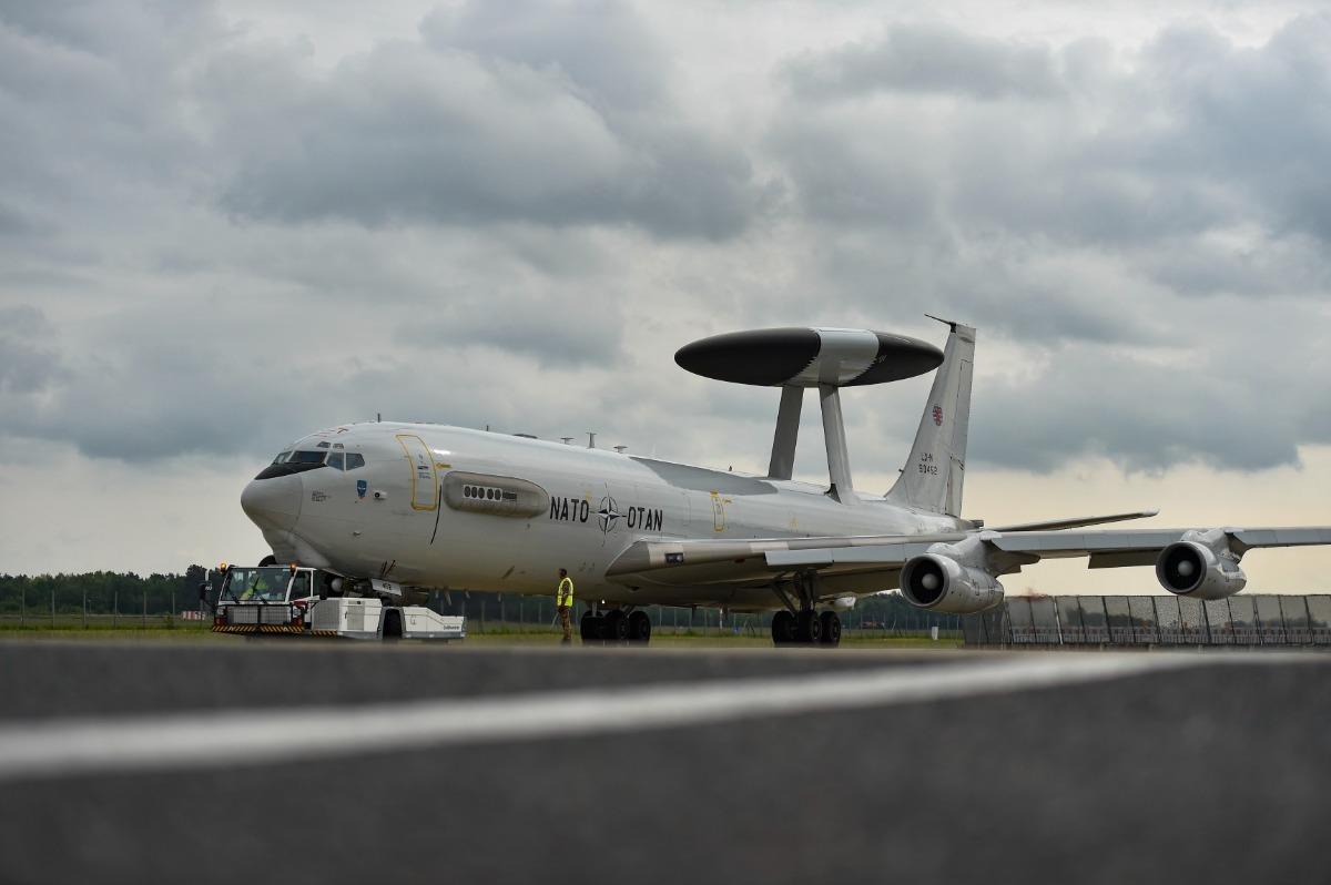 NATO Scrambles Fighters, Ups AWACS Flights to Protect Romania from Russian Incursions