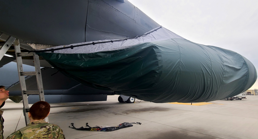 b-52 engine cover