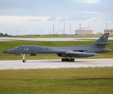 b-1 bomber